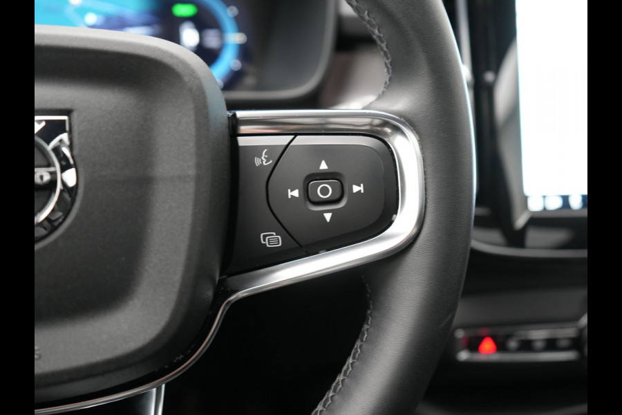Volvo XC40 Recharge Twin Ultimate 78 kWh 408pk Dealer O.H. | Trekhaak Af Fabriek | Panodak | 360 Camera | Adaptive Cruise | Harman / Kardon | Alcantara Sportstoelen Memory & Verwarmd | Google Assistent | Keyless | Stuur Verwarmd | Blis |