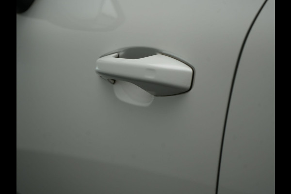 Volvo XC40 Recharge Twin Ultimate 78 kWh 408pk Dealer O.H. | Trekhaak Af Fabriek | Panodak | 360 Camera | Adaptive Cruise | Harman / Kardon | Alcantara Sportstoelen Memory & Verwarmd | Google Assistent | Keyless | Stuur Verwarmd | Blis |