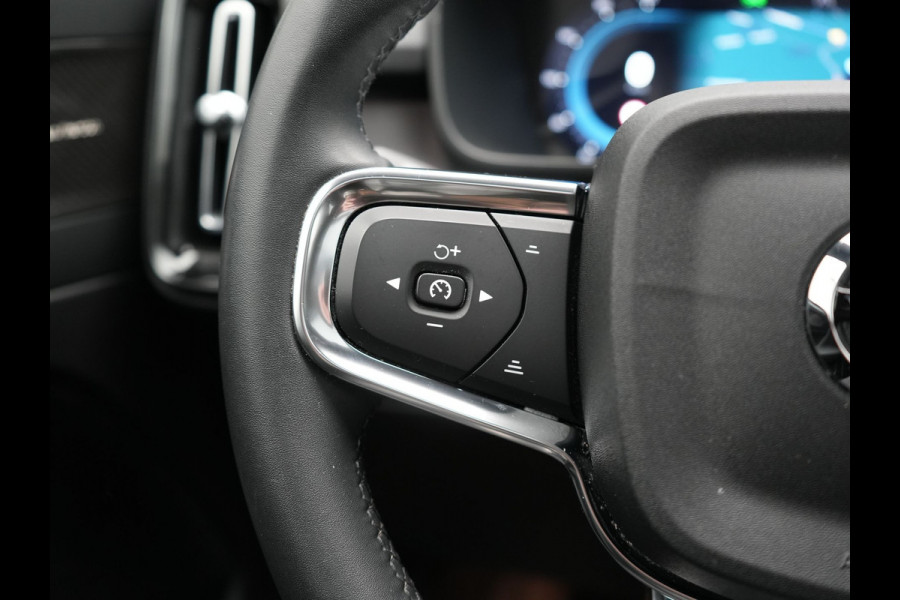 Volvo XC40 Recharge Twin Ultimate 78 kWh 408pk Dealer O.H. | Trekhaak Af Fabriek | Panodak | 360 Camera | Adaptive Cruise | Harman / Kardon | Alcantara Sportstoelen Memory & Verwarmd | Google Assistent | Keyless | Stuur Verwarmd | Blis |