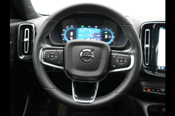 Volvo XC40 Recharge Twin Ultimate 78 kWh 408pk Dealer O.H. | Trekhaak Af Fabriek | Panodak | 360 Camera | Adaptive Cruise | Harman / Kardon | Alcantara Sportstoelen Memory & Verwarmd | Google Assistent | Keyless | Stuur Verwarmd | Blis |