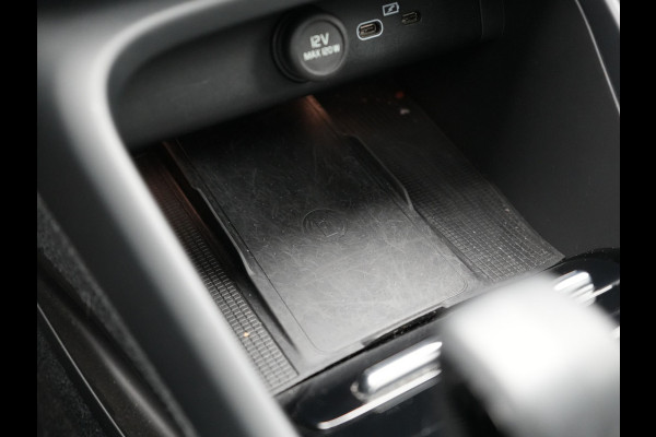 Volvo XC40 Recharge Twin Ultimate 78 kWh 408pk Dealer O.H. | Trekhaak Af Fabriek | Panodak | 360 Camera | Adaptive Cruise | Harman / Kardon | Alcantara Sportstoelen Memory & Verwarmd | Google Assistent | Keyless | Stuur Verwarmd | Blis |