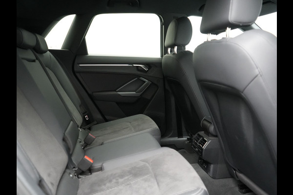 Audi Q3 45 TFSI e S edition PHEV 245pk Dealer O.H. | Adaptive Cruise | Camera | Matrix LED | Sonos Audio | Alcantara Sportstoelen Memory & Verwarmd | Sfeerverlichting | S Line Interieur | Keyless | Blis | Navigatie | DAB | Plug In Hybrid |