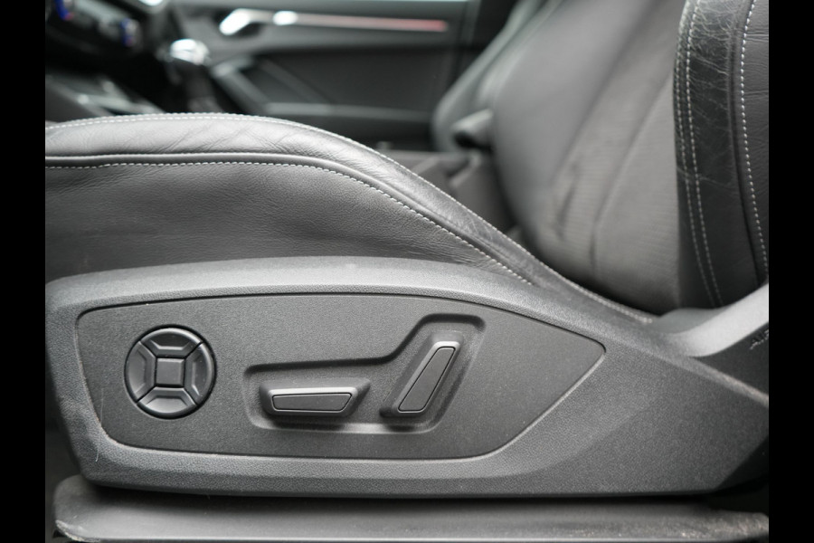 Audi Q3 45 TFSI e S edition PHEV 245pk Dealer O.H. | Adaptive Cruise | Camera | Matrix LED | Sonos Audio | Alcantara Sportstoelen Memory & Verwarmd | Sfeerverlichting | S Line Interieur | Keyless | Blis | Navigatie | DAB | Plug In Hybrid |