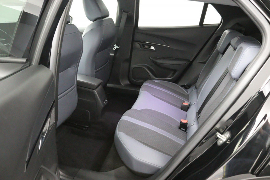 Peugeot e-2008 EV 50 kWh*3FASE*3D-COCKPIT*CARPLAY*NAVI*ECC*CAMERA