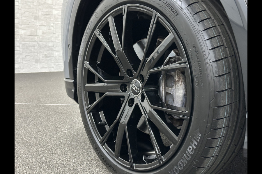 Audi Q4 e-tron 45 Quattro 77 kWh | ACC | Sonos-Sound | Head-Up | 95% SOH | Sportstoelen | Keyless-Entry | Memory | Groot Navi | Virtual-Cockpit | Getint Glas | 3-Zone Clima | Zwarte Hemel | LED | Carplay | Standkachel | Achteruitrij-Camera | Stoelverwarming |