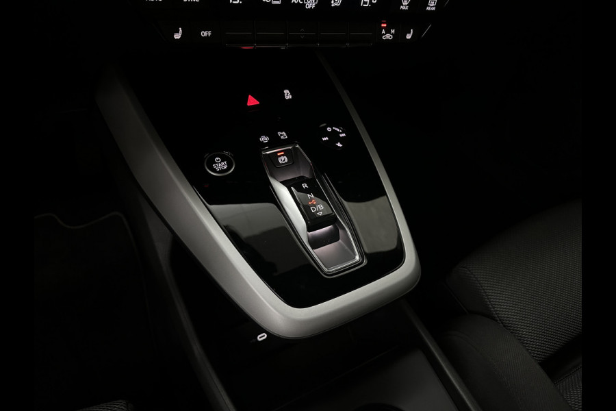 Audi Q4 e-tron 45 Quattro 77 kWh | ACC | Sonos-Sound | Head-Up | 95% SOH | Sportstoelen | Keyless-Entry | Memory | Groot Navi | Virtual-Cockpit | Getint Glas | 3-Zone Clima | Zwarte Hemel | LED | Carplay | Standkachel | Achteruitrij-Camera | Stoelverwarming |