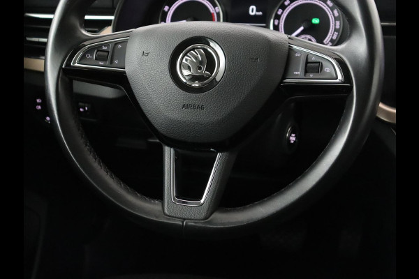 Škoda SCALA 1.0 TSI Style | Automaat | Trekhaak | Carplay | Climate control | Parkeerhulp | Cruise control | Keyless | Bluetooth | Full LED