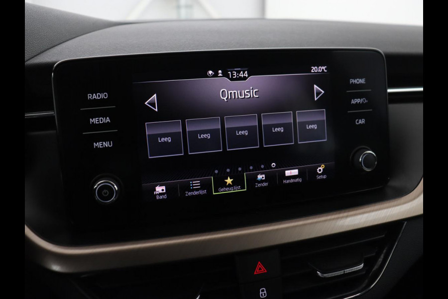 Škoda SCALA 1.0 TSI Style | Automaat | Trekhaak | Carplay | Climate control | Parkeerhulp | Cruise control | Keyless | Bluetooth | Full LED