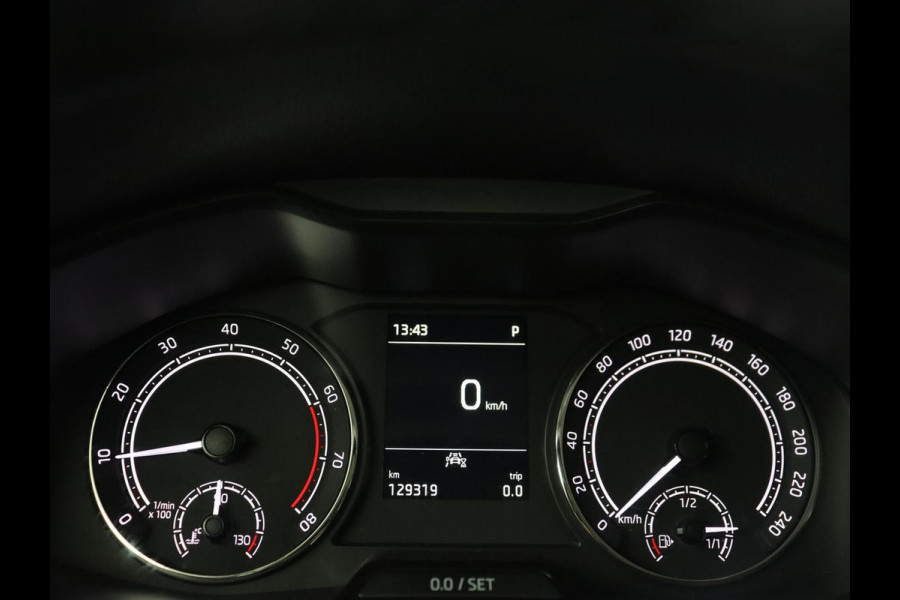 Škoda SCALA 1.0 TSI Style | Automaat | Trekhaak | Carplay | Climate control | Parkeerhulp | Cruise control | Keyless | Bluetooth | Full LED