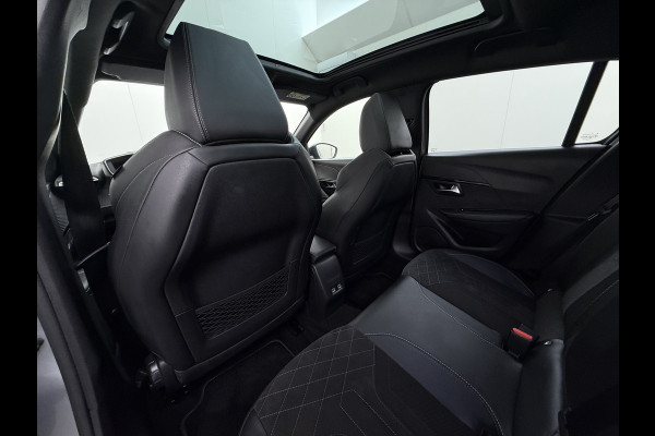 Peugeot e-208 EV GT 350 50kWh Navi Ecc 360°Camera Panoramadak Apple Carplay Android Auto Adap.Cruise Stoelverwarming Privacy Glas DAB+ Bluetooth Keyless Dodehoekdetectie 1e Eigenaar Origineel Nederlandse Auto Dealeronderhouden