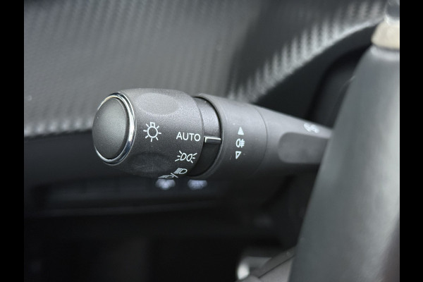 Peugeot e-208 EV GT 350 50kWh Navi Ecc 360°Camera Panoramadak Apple Carplay Android Auto Adap.Cruise Stoelverwarming Privacy Glas DAB+ Bluetooth Keyless Dodehoekdetectie 1e Eigenaar Origineel Nederlandse Auto Dealeronderhouden