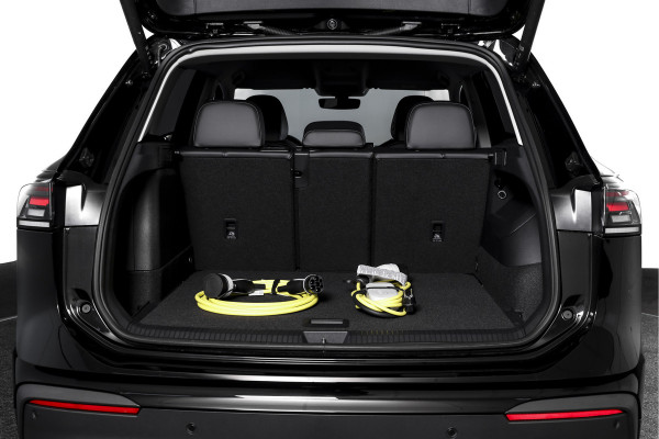 Volkswagen Tiguan 1.5 eHybrid 204 PK Life | Elek. Trekhaak | Dig. Cockpit | Adapt. Cruise | Stoel-+stuurverw. | PDC | Camera | App. Connect | ECC | LM 18" | 8309