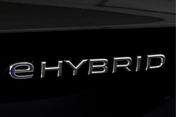 Volkswagen Tiguan 1.5 eHybrid 204 PK Life | Elek. Trekhaak | Dig. Cockpit | Adapt. Cruise | Stoel-+stuurverw. | PDC | Camera | App. Connect | ECC | LM 18" | 8309