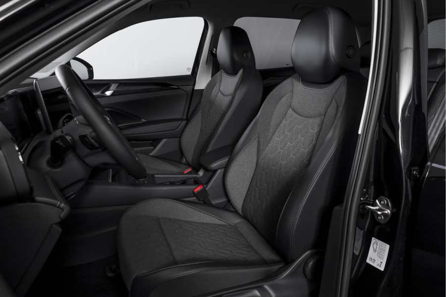 Volkswagen Tiguan 1.5 eHybrid 204 PK Life | Elek. Trekhaak | Dig. Cockpit | Adapt. Cruise | Stoel-+stuurverw. | PDC | Camera | App. Connect | ECC | LM 18" | 8309