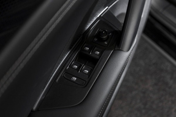 Volkswagen Tiguan 1.5 eHybrid 204 PK Life | Elek. Trekhaak | Dig. Cockpit | Adapt. Cruise | Stoel-+stuurverw. | PDC | Camera | App. Connect | ECC | LM 18" | 8309