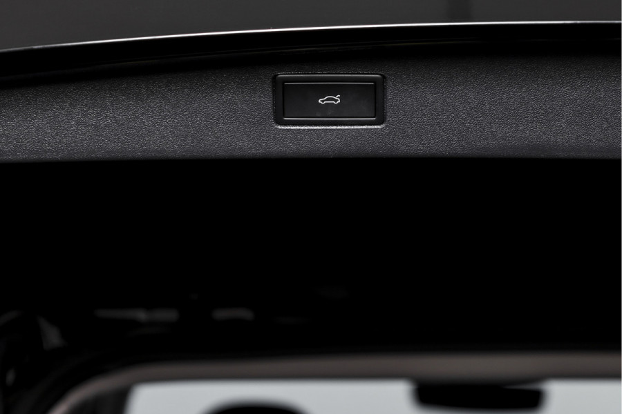 Volkswagen Tiguan 1.5 eHybrid 204 PK Life | Elek. Trekhaak | Dig. Cockpit | Adapt. Cruise | Stoel-+stuurverw. | PDC | Camera | App. Connect | ECC | LM 18" | 8309