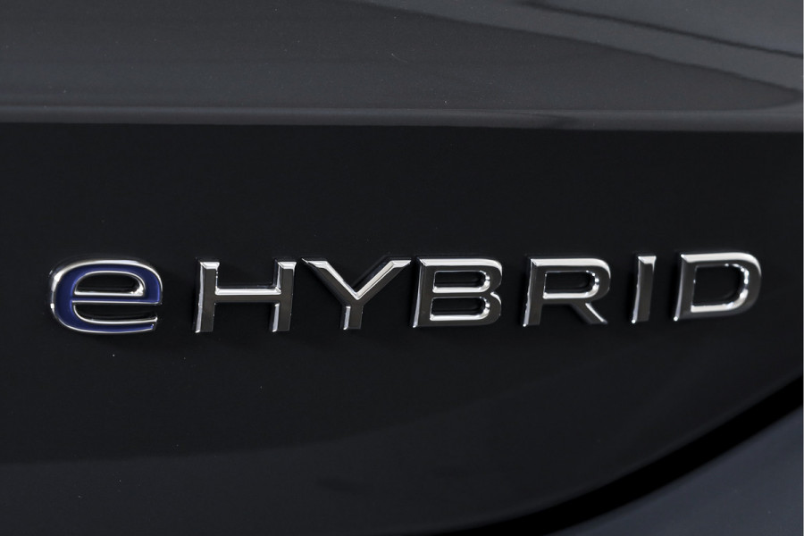 Volkswagen Tiguan 1.5 eHybrid 204 PK Life | Elek. Trekhaak | Dig. Cockpit | Adapt. Cruise | Stoel-+stuurverw. | PDC | Camera | App. Connect | ECC | LM 18" | 8311