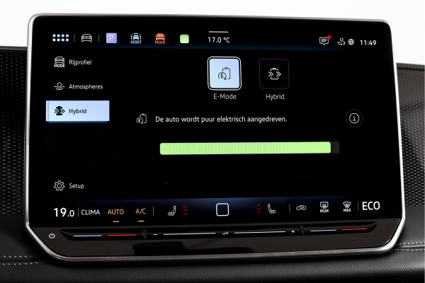 Volkswagen Tiguan 1.5 eHybrid 204 PK Life | Elek. Trekhaak | Dig. Cockpit | Adapt. Cruise | Stoel-+stuurverw. | PDC | Camera | App. Connect | ECC | LM 18" | 8311