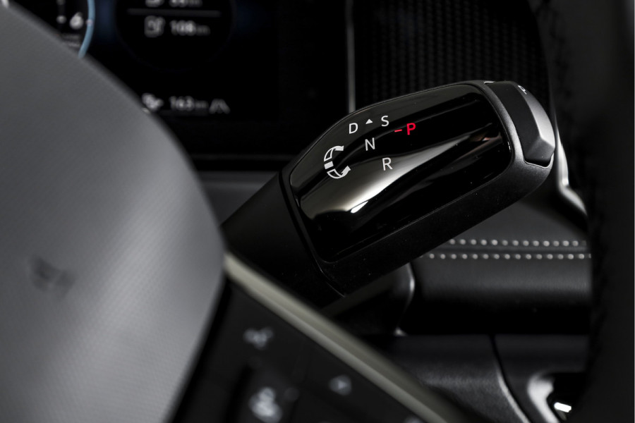 Volkswagen Tiguan 1.5 eHybrid 204 PK Life | Elek. Trekhaak | Dig. Cockpit | Adapt. Cruise | Stoel-+stuurverw. | PDC | Camera | App. Connect | ECC | LM 18" | 8311