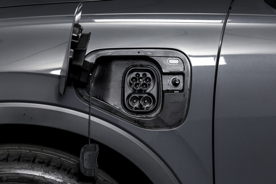 Volkswagen Tiguan 1.5 eHybrid 204 PK Life | Elek. Trekhaak | Dig. Cockpit | Adapt. Cruise | Stoel-+stuurverw. | PDC | Camera | App. Connect | ECC | LM 18" | 8311