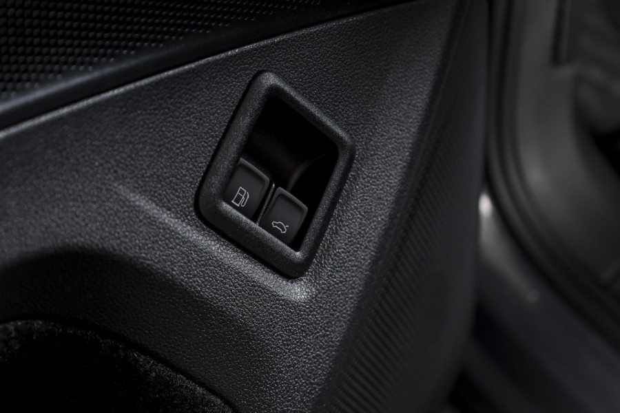 Volkswagen Tiguan 1.5 eHybrid 204 PK Life | Elek. Trekhaak | Dig. Cockpit | Adapt. Cruise | Stoel-+stuurverw. | PDC | Camera | App. Connect | ECC | LM 18" | 8311