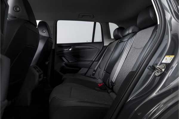 Volkswagen Tiguan 1.5 eHybrid 204 PK Life | Elek. Trekhaak | Dig. Cockpit | Adapt. Cruise | Stoel-+stuurverw. | PDC | Camera | App. Connect | ECC | LM 18" | 8311