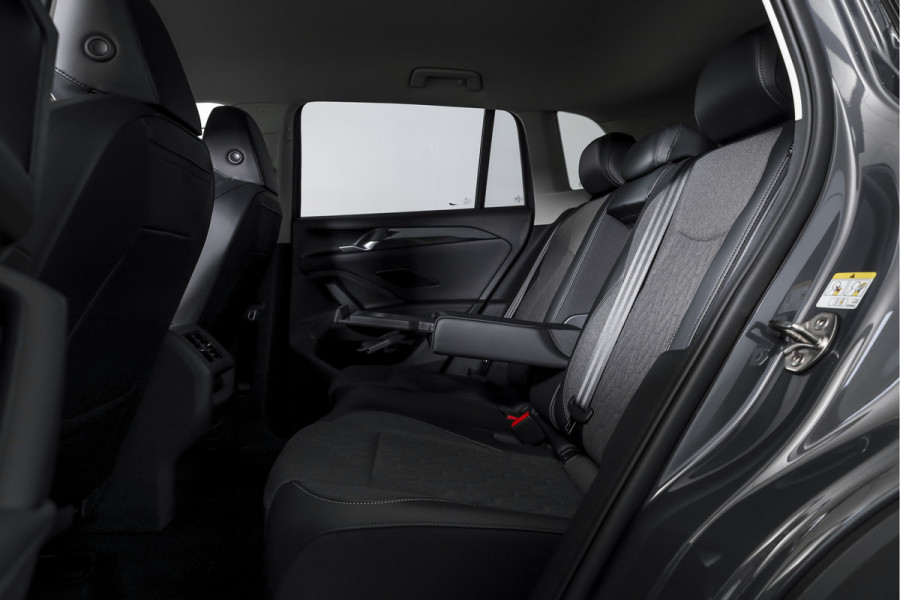 Volkswagen Tiguan 1.5 eHybrid 204 PK Life | Elek. Trekhaak | Dig. Cockpit | Adapt. Cruise | Stoel-+stuurverw. | PDC | Camera | App. Connect | ECC | LM 18" | 8311