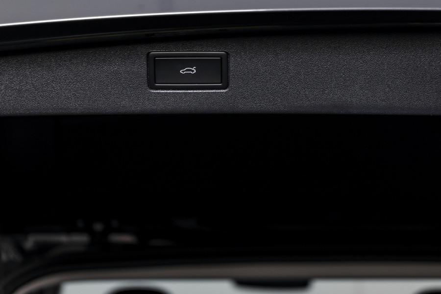 Volkswagen Tiguan 1.5 eHybrid 204 PK Life | Elek. Trekhaak | Dig. Cockpit | Adapt. Cruise | Stoel-+stuurverw. | PDC | Camera | App. Connect | ECC | LM 18" | 8311