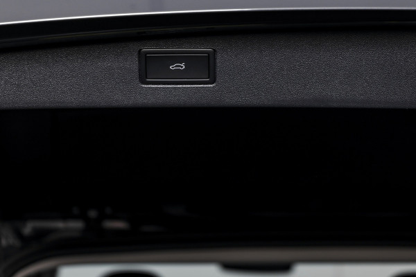 Volkswagen Tiguan 1.5 eHybrid 204 PK Life | Elek. Trekhaak | Dig. Cockpit | Adapt. Cruise | Stoel-+stuurverw. | PDC | Camera | App. Connect | ECC | LM 18" | 8311