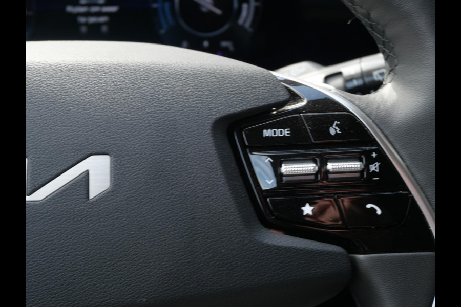 Kia Niro EV Light Advanced 64.8 kWh | Navi | Camera | Carplay | Stoel&stuur verwarming | 3Fase |