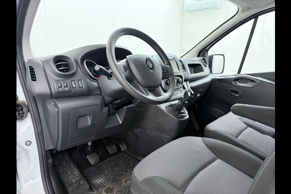 Renault Trafic 2.0dCi 120PK T29 L1H1 3-Persoons Trekhaak Euro 6 Apple Carplay Android Auto Airco Navi Cruise Control Led Bluetooth Pdc Betonplex Vloer Wandbetimmering Schuifdeur 1e Eigenaar Origineel Nederlandse Bus