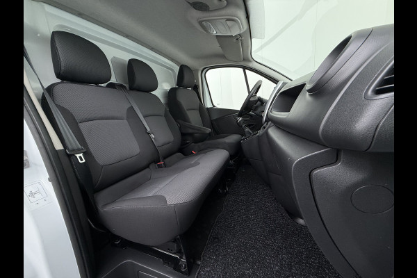 Renault Trafic 2.0dCi 120PK T29 L1H1 3-Persoons Trekhaak Euro 6 Apple Carplay Android Auto Airco Navi Cruise Control Led Bluetooth Pdc Betonplex Vloer Wandbetimmering Schuifdeur 1e Eigenaar Origineel Nederlandse Bus