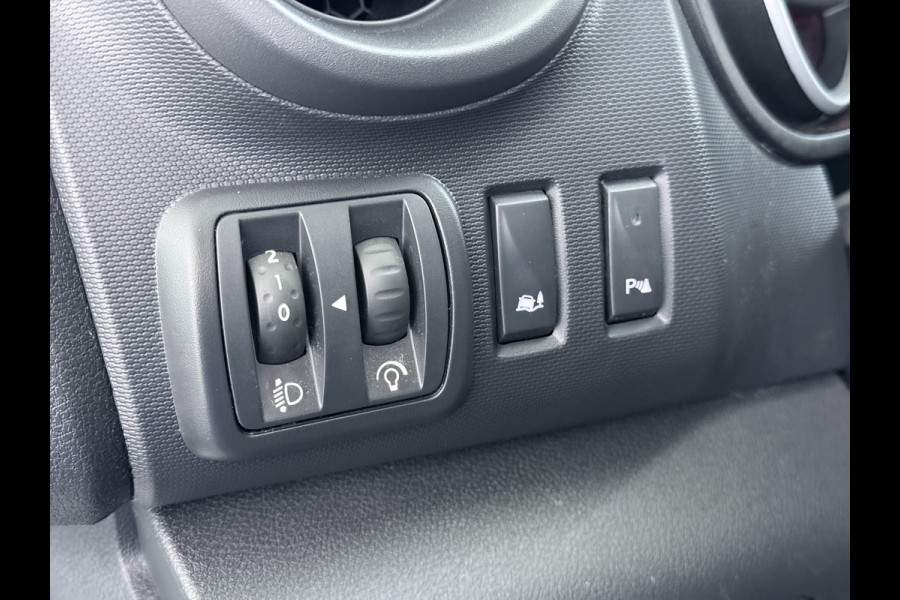 Renault Trafic 2.0dCi 120PK T29 L1H1 3-Persoons Trekhaak Euro 6 Apple Carplay Android Auto Airco Navi Cruise Control Led Bluetooth Pdc Betonplex Vloer Wandbetimmering Schuifdeur 1e Eigenaar Origineel Nederlandse Bus