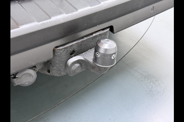 Renault Trafic 2.0dCi 120PK T29 L1H1 3-Persoons Trekhaak Euro 6 Apple Carplay Android Auto Airco Navi Cruise Control Led Bluetooth Pdc Betonplex Vloer Wandbetimmering Schuifdeur 1e Eigenaar Origineel Nederlandse Bus