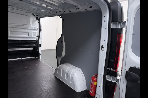 Renault Trafic 2.0dCi 120PK T29 L1H1 3-Persoons Trekhaak Euro 6 Apple Carplay Android Auto Airco Navi Cruise Control Led Bluetooth Pdc Betonplex Vloer Wandbetimmering Schuifdeur 1e Eigenaar Origineel Nederlandse Bus