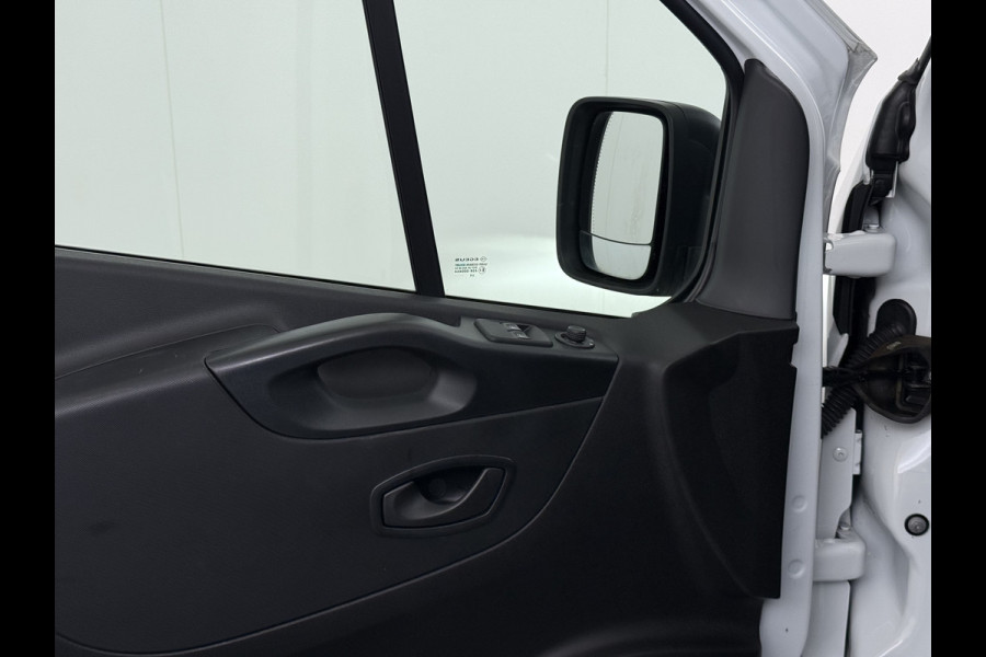 Renault Trafic 2.0dCi 120PK T29 L1H1 3-Persoons Trekhaak Euro 6 Apple Carplay Android Auto Airco Navi Cruise Control Led Bluetooth Pdc Betonplex Vloer Wandbetimmering Schuifdeur 1e Eigenaar Origineel Nederlandse Bus