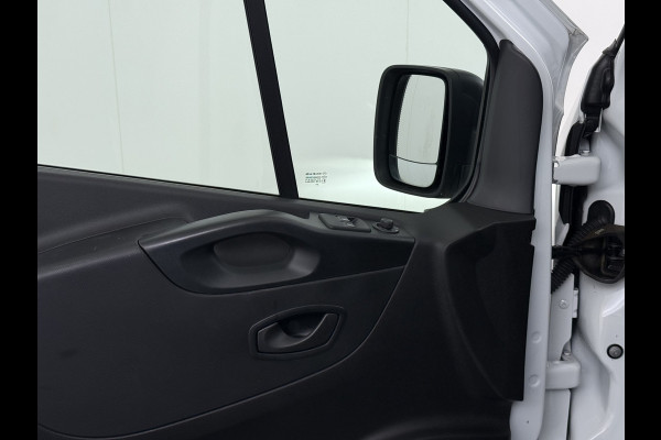 Renault Trafic 2.0dCi 120PK T29 L1H1 3-Persoons Trekhaak Euro 6 Apple Carplay Android Auto Airco Navi Cruise Control Led Bluetooth Pdc Betonplex Vloer Wandbetimmering Schuifdeur 1e Eigenaar Origineel Nederlandse Bus