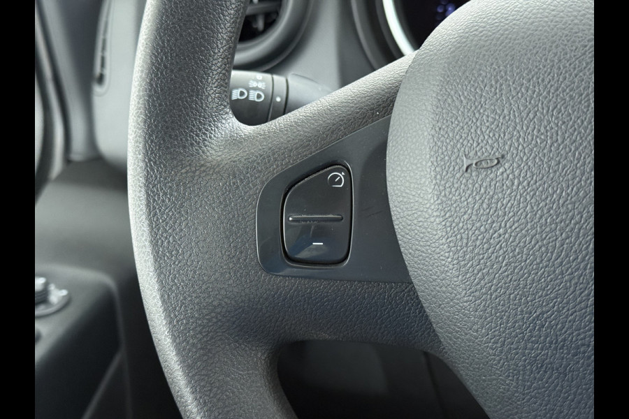 Renault Trafic 2.0dCi 120PK T29 L1H1 3-Persoons Trekhaak Euro 6 Apple Carplay Android Auto Airco Navi Cruise Control Led Bluetooth Pdc Betonplex Vloer Wandbetimmering Schuifdeur 1e Eigenaar Origineel Nederlandse Bus