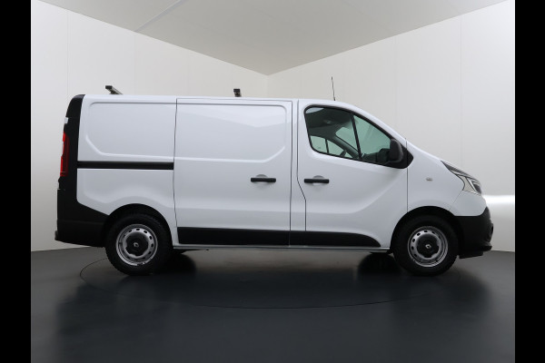 Renault Trafic 2.0dCi 120PK T29 L1H1 3-Persoons Trekhaak Euro 6 Apple Carplay Android Auto Airco Navi Cruise Control Led Bluetooth Pdc Betonplex Vloer Wandbetimmering Schuifdeur 1e Eigenaar Origineel Nederlandse Bus