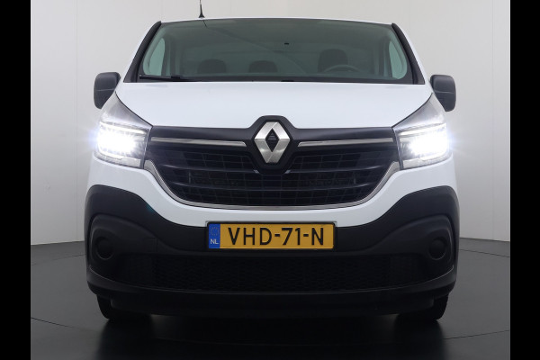 Renault Trafic 2.0dCi 120PK T29 L1H1 3-Persoons Trekhaak Euro 6 Apple Carplay Android Auto Airco Navi Cruise Control Led Bluetooth Pdc Betonplex Vloer Wandbetimmering Schuifdeur 1e Eigenaar Origineel Nederlandse Bus