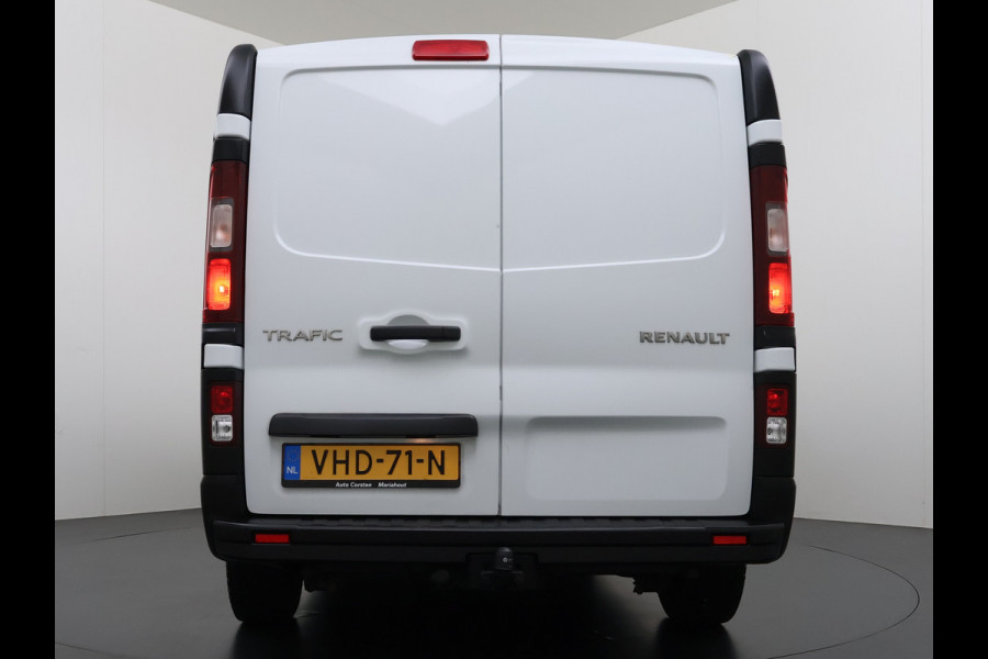 Renault Trafic 2.0dCi 120PK T29 L1H1 3-Persoons Trekhaak Euro 6 Apple Carplay Android Auto Airco Navi Cruise Control Led Bluetooth Pdc Betonplex Vloer Wandbetimmering Schuifdeur 1e Eigenaar Origineel Nederlandse Bus
