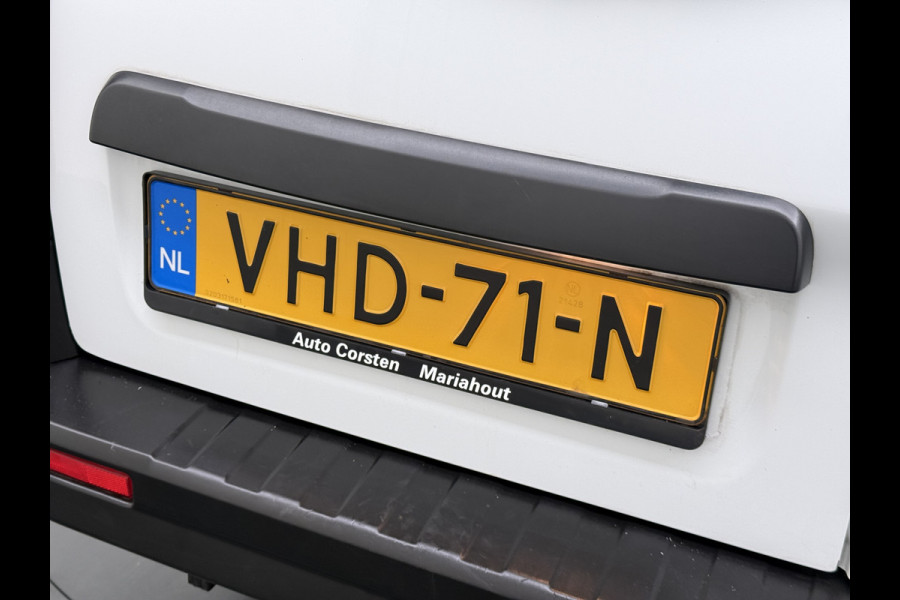 Renault Trafic 2.0dCi 120PK T29 L1H1 3-Persoons Trekhaak Euro 6 Apple Carplay Android Auto Airco Navi Cruise Control Led Bluetooth Pdc Betonplex Vloer Wandbetimmering Schuifdeur 1e Eigenaar Origineel Nederlandse Bus