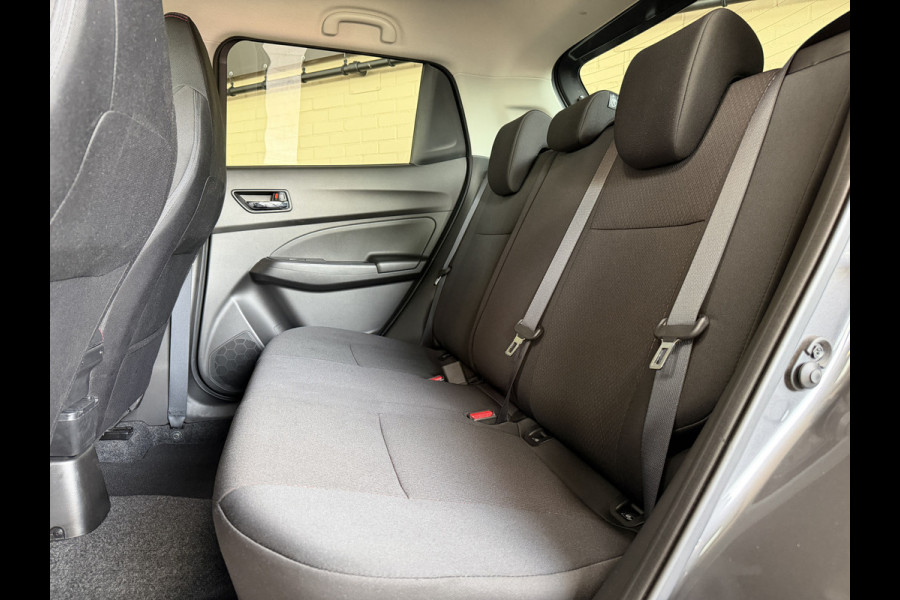 Suzuki Swift 1.4 Sport Smart Hybrid | Navi | 17"| ACC | Dodehoek | Carplay | Camera | 100% Onderhouden!