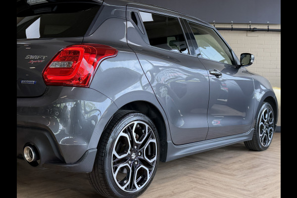 Suzuki Swift 1.4 Sport Smart Hybrid | Navi | 17"| ACC | Dodehoek | Carplay | Camera | 100% Onderhouden!