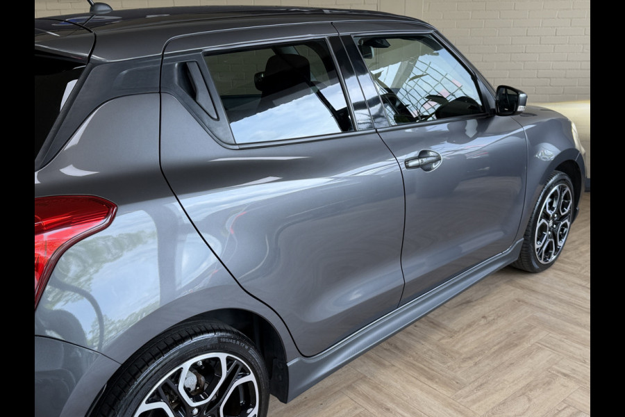 Suzuki Swift 1.4 Sport Smart Hybrid | Navi | 17"| ACC | Dodehoek | Carplay | Camera | 100% Onderhouden!