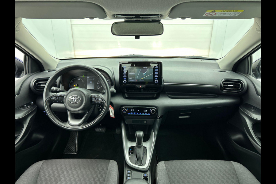 Toyota Yaris 1.5 Hybrid Active Auto. Navigatie Apple Carplay/Android Auto Camera Adaptive Cruise Control  Climate Control