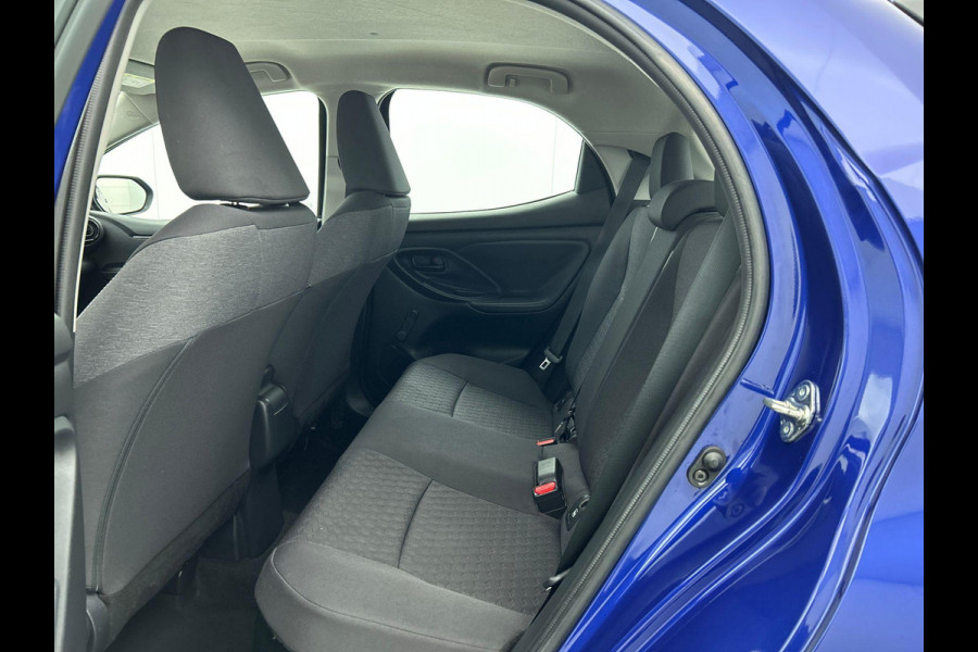 Toyota Yaris 1.5 Hybrid Active Auto. Navigatie Apple Carplay/Android Auto Camera Adaptive Cruise Control  Climate Control