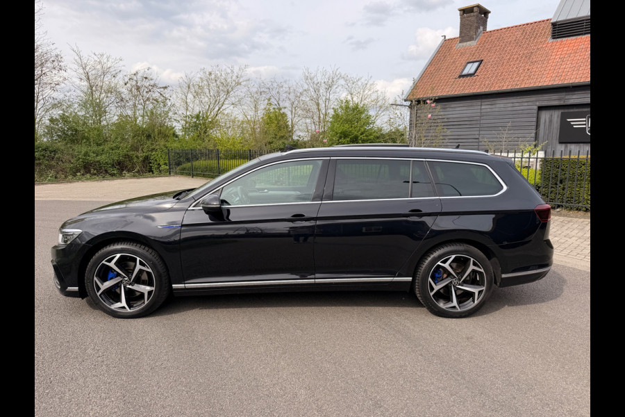 Volkswagen Passat Variant 1.4 TSI PHEV GTE PANORAMDAK VIRTUAL COCKPIT LEER NAVI CAMERA IQ-MATRIX ELECTR-TREKHAAK