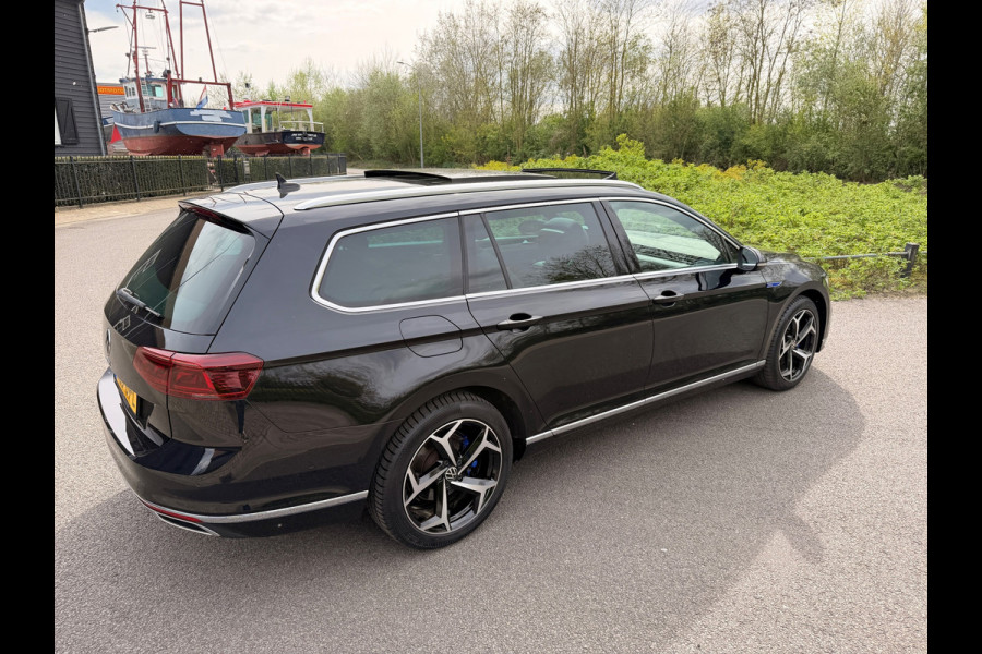 Volkswagen Passat Variant 1.4 TSI PHEV GTE PANORAMDAK VIRTUAL COCKPIT LEER NAVI CAMERA IQ-MATRIX ELECTR-TREKHAAK
