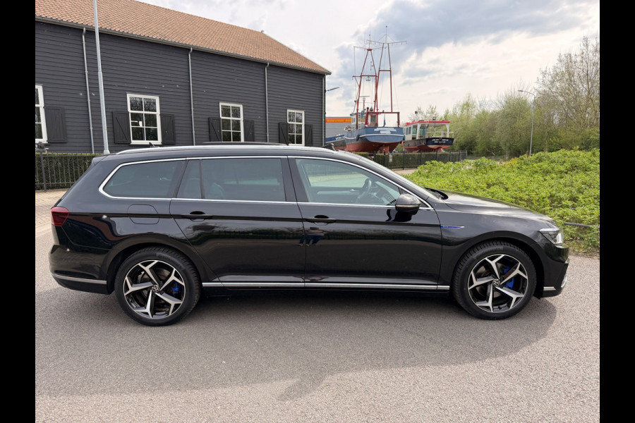 Volkswagen Passat Variant 1.4 TSI PHEV GTE PANORAMDAK VIRTUAL COCKPIT LEER NAVI CAMERA IQ-MATRIX ELECTR-TREKHAAK